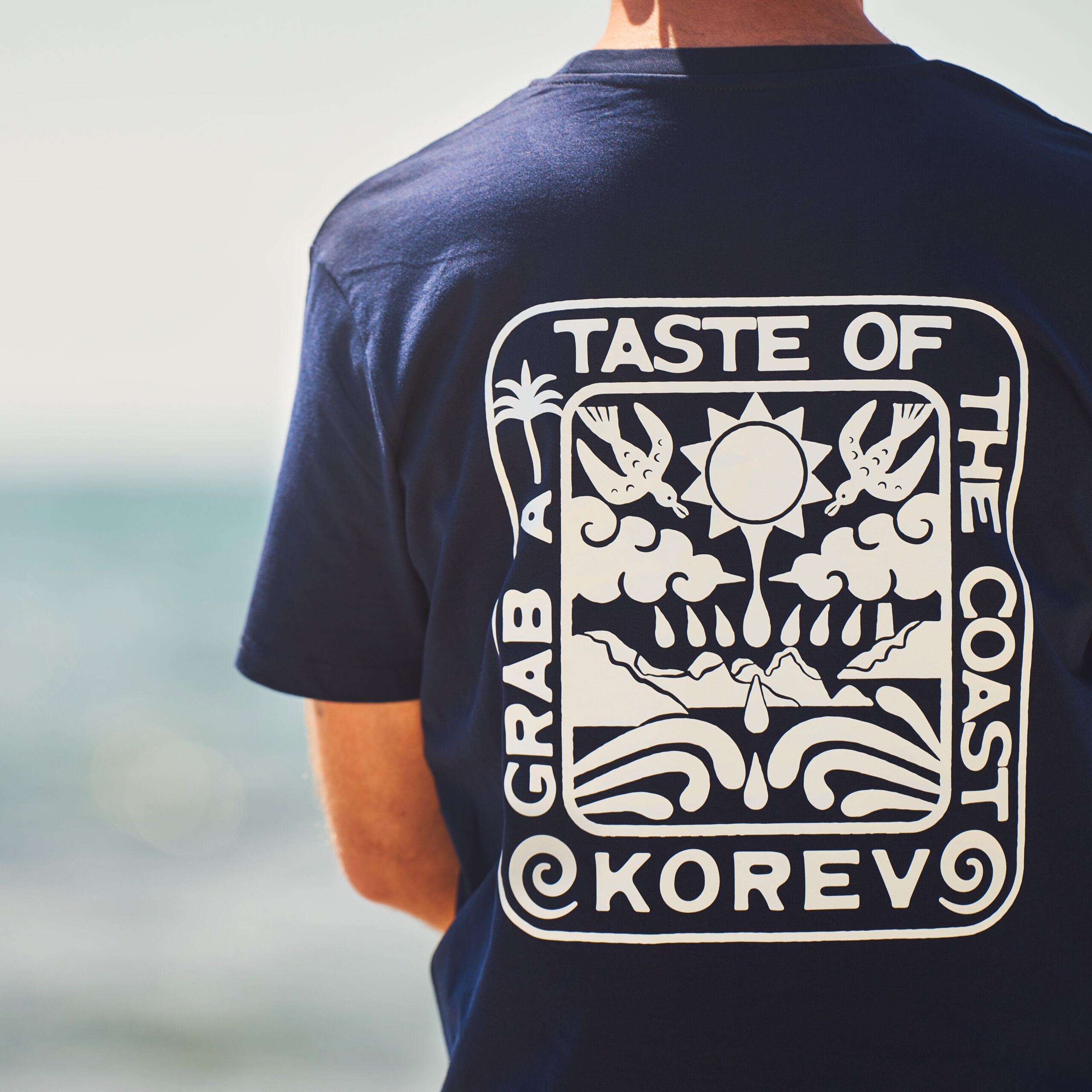 'Open Horizons' korev t-shirt in navy - Image 2