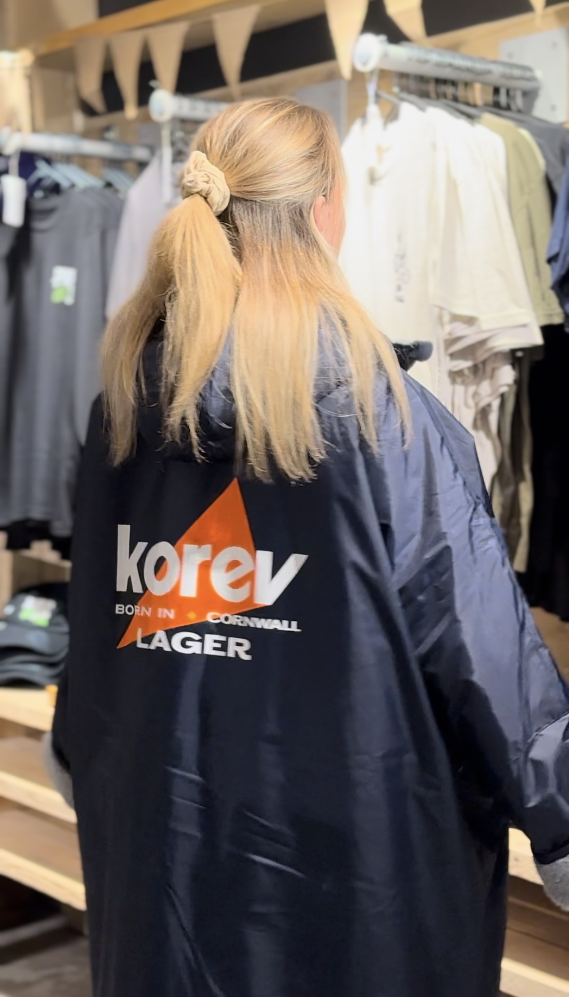 korev Changing Robe - Image 2